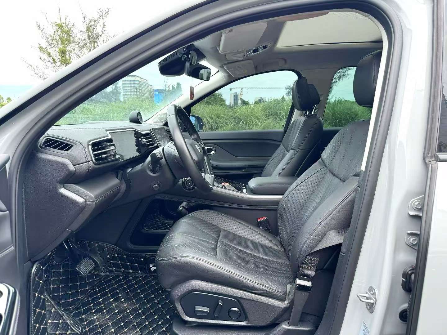 NIO ES8 Standard Edition 6 Seats 5