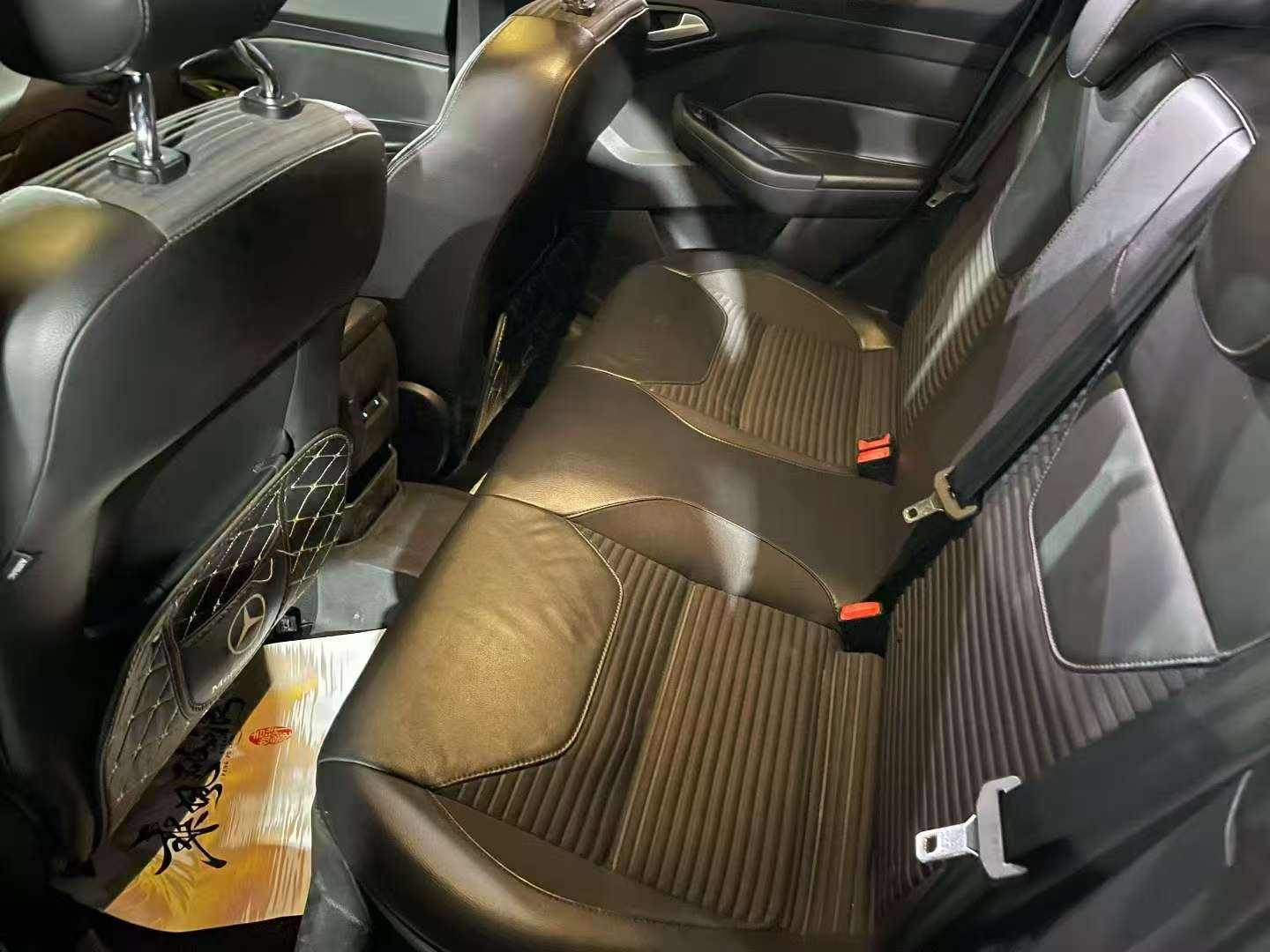 Ford Focus 2018 1.6L Automatic Sunroof Edition 5