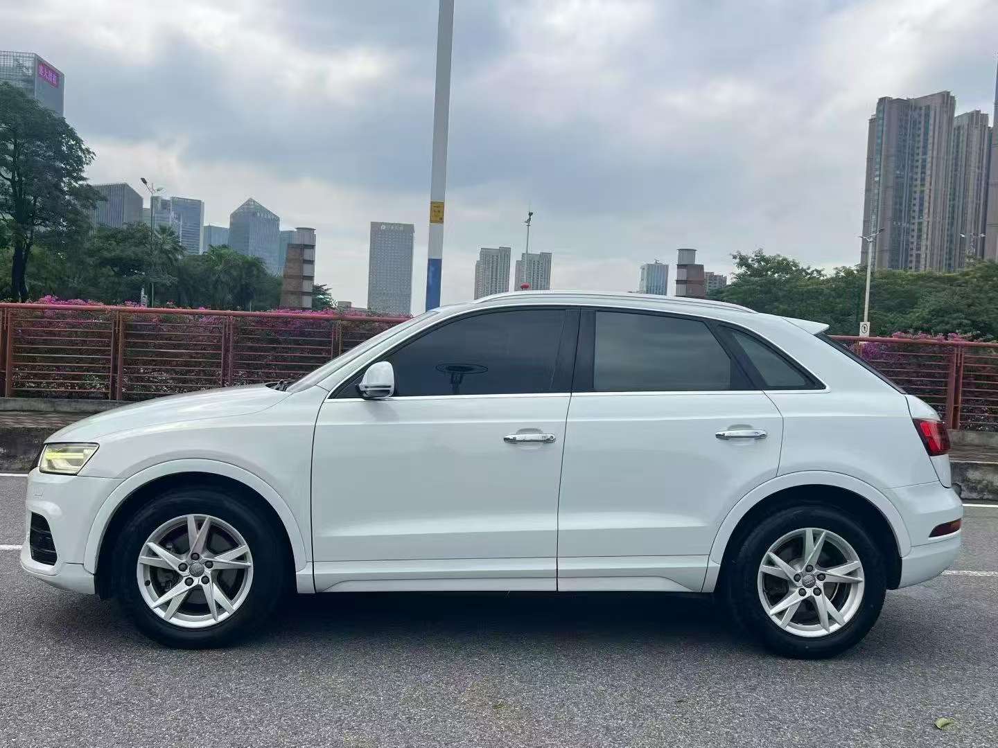 Audi Q3 TFSI Style Edition 1.4T 8