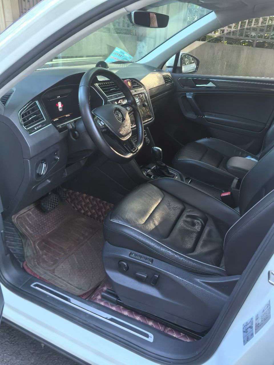 Volkswagen Tiguan 2.0T 4WD Premium Edition 3