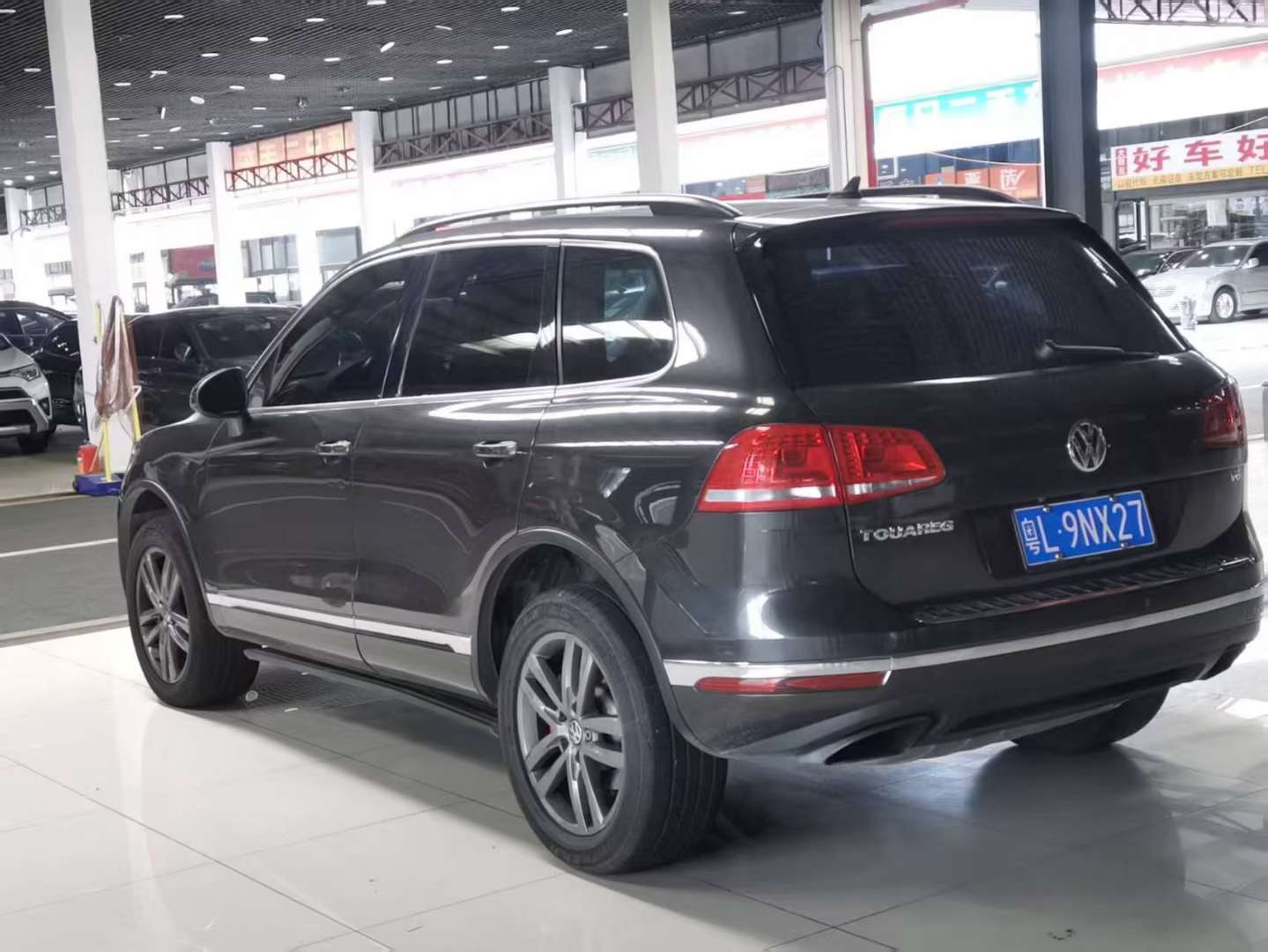 Volkswagen Touareg 3.0T High Spec with Lift Kit 4