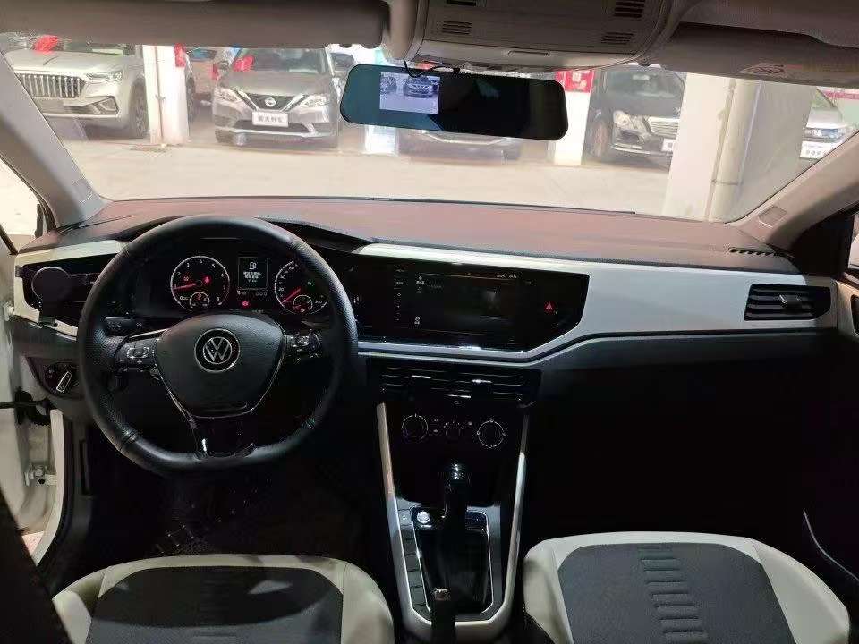 Volkswagen Polo Plus 1.5L Automatic Brilliant Tech Edition 3