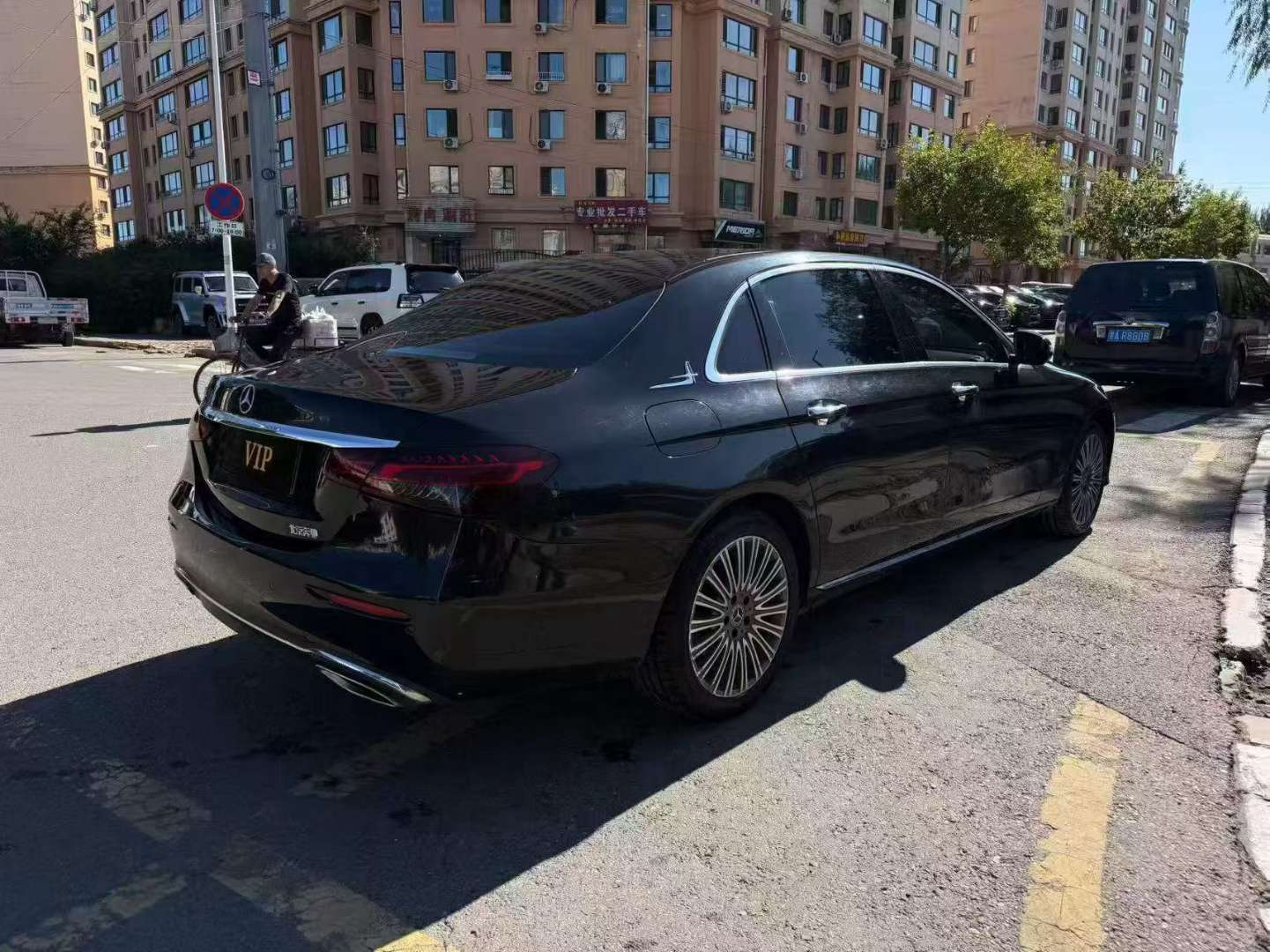 Mercedes-Benz E-Class E300 Luxury 6