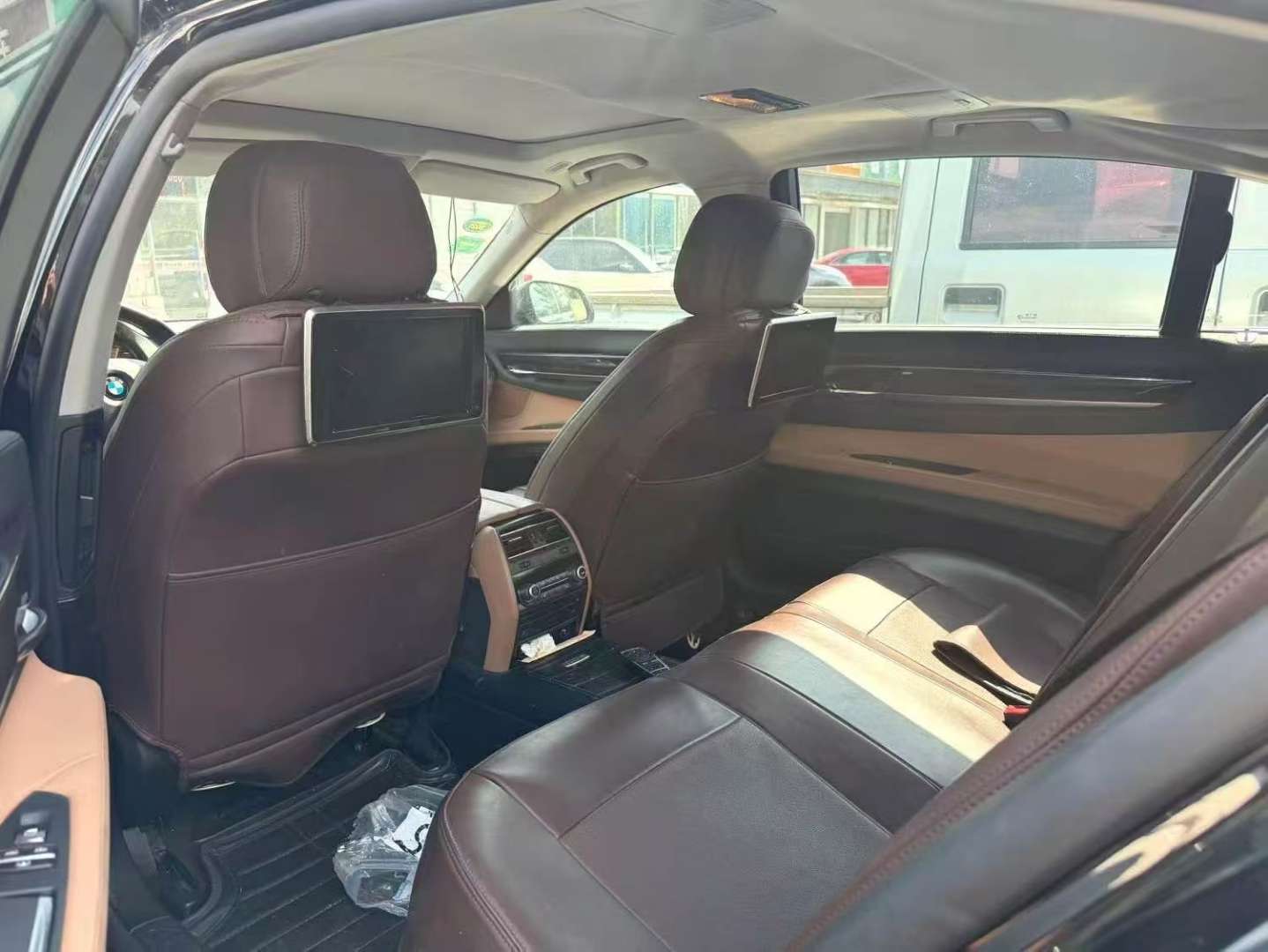 BMW 7 Series 3.0L Premium Edition 5