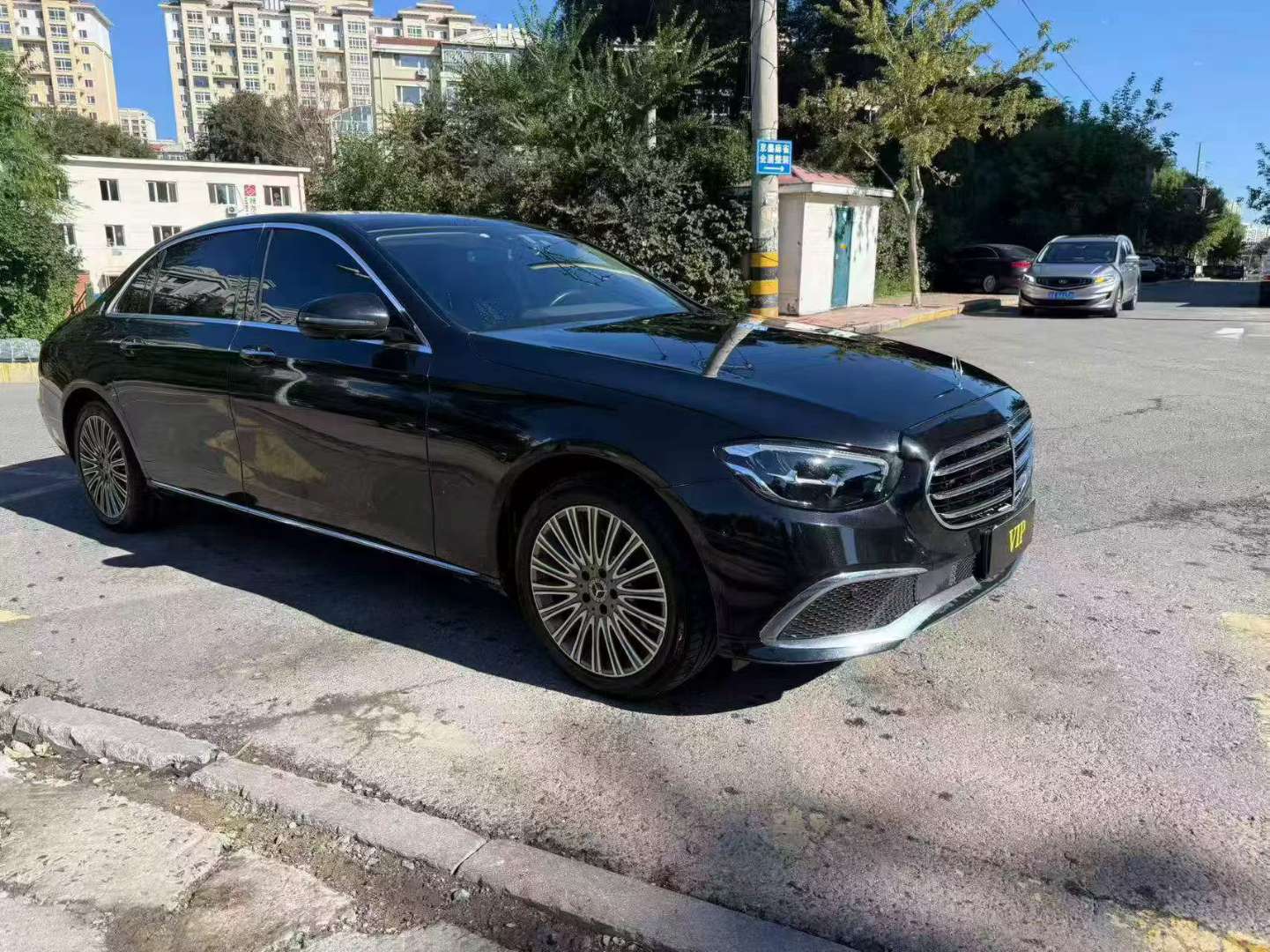 Mercedes-Benz E-Class E300 Luxury