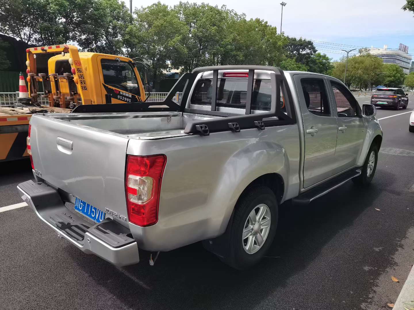 Isuzu Raiser 2.8T Diesel 4WD Long Bed 4