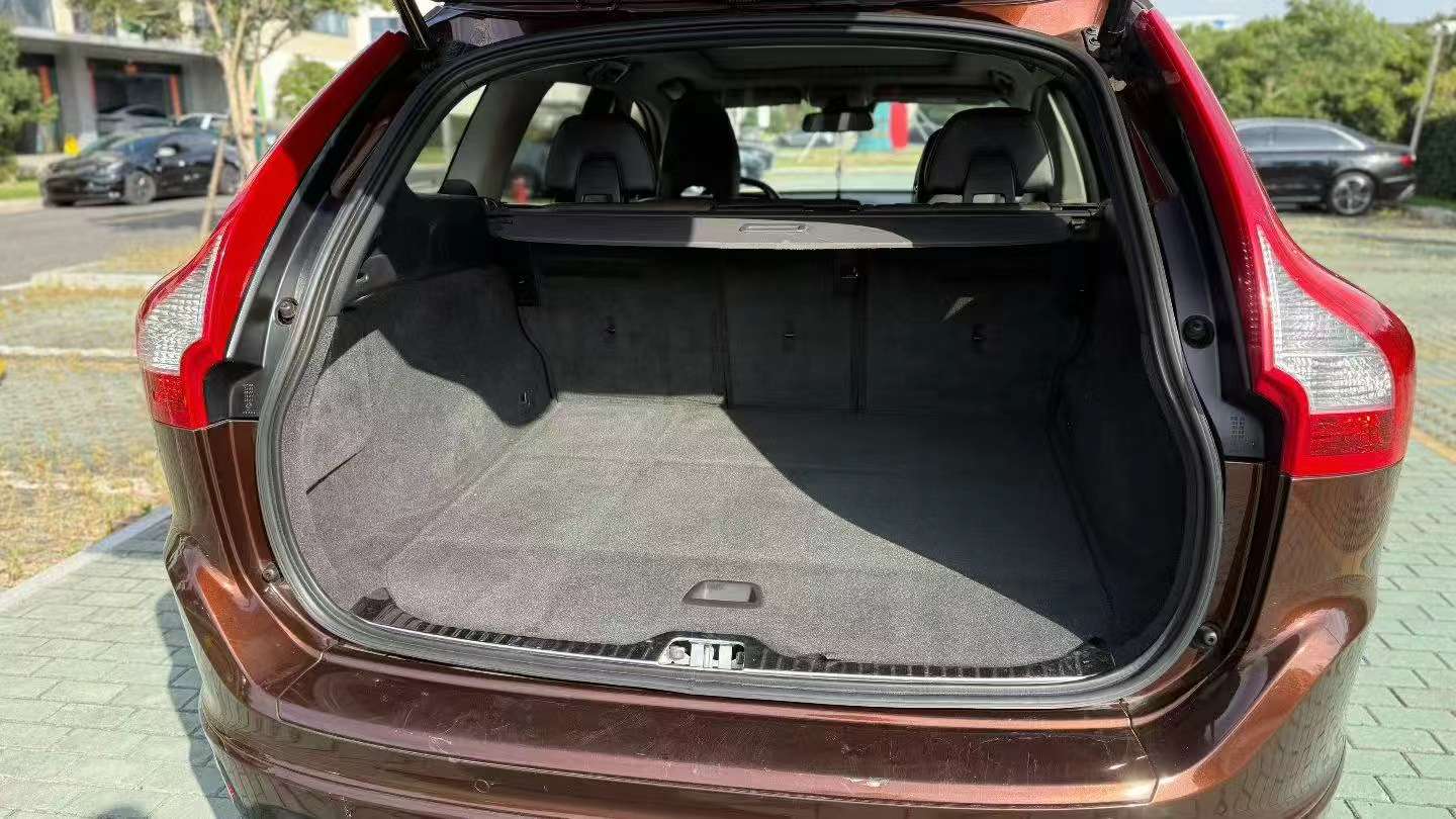 Volvo XC60 8