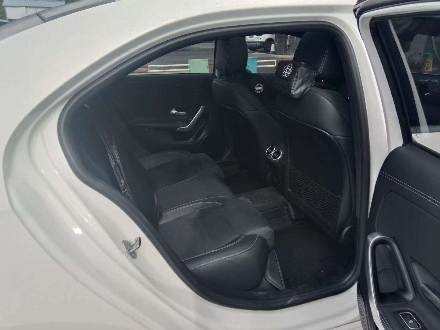 Mercedes-Benz A200 1.3T Sport Sedan Fashion Edition Facelift III 6