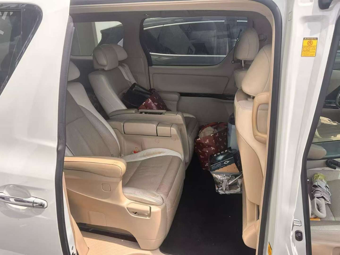 Toyota Alphard 3.5L Luxury Edition 5