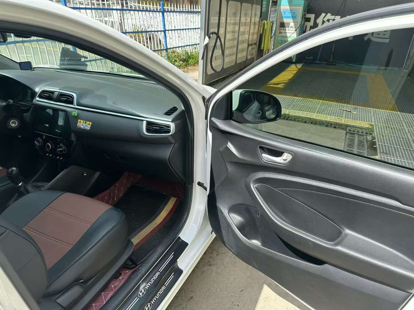 Hyundai Verna 1.4L Manual Refresh Edition 6