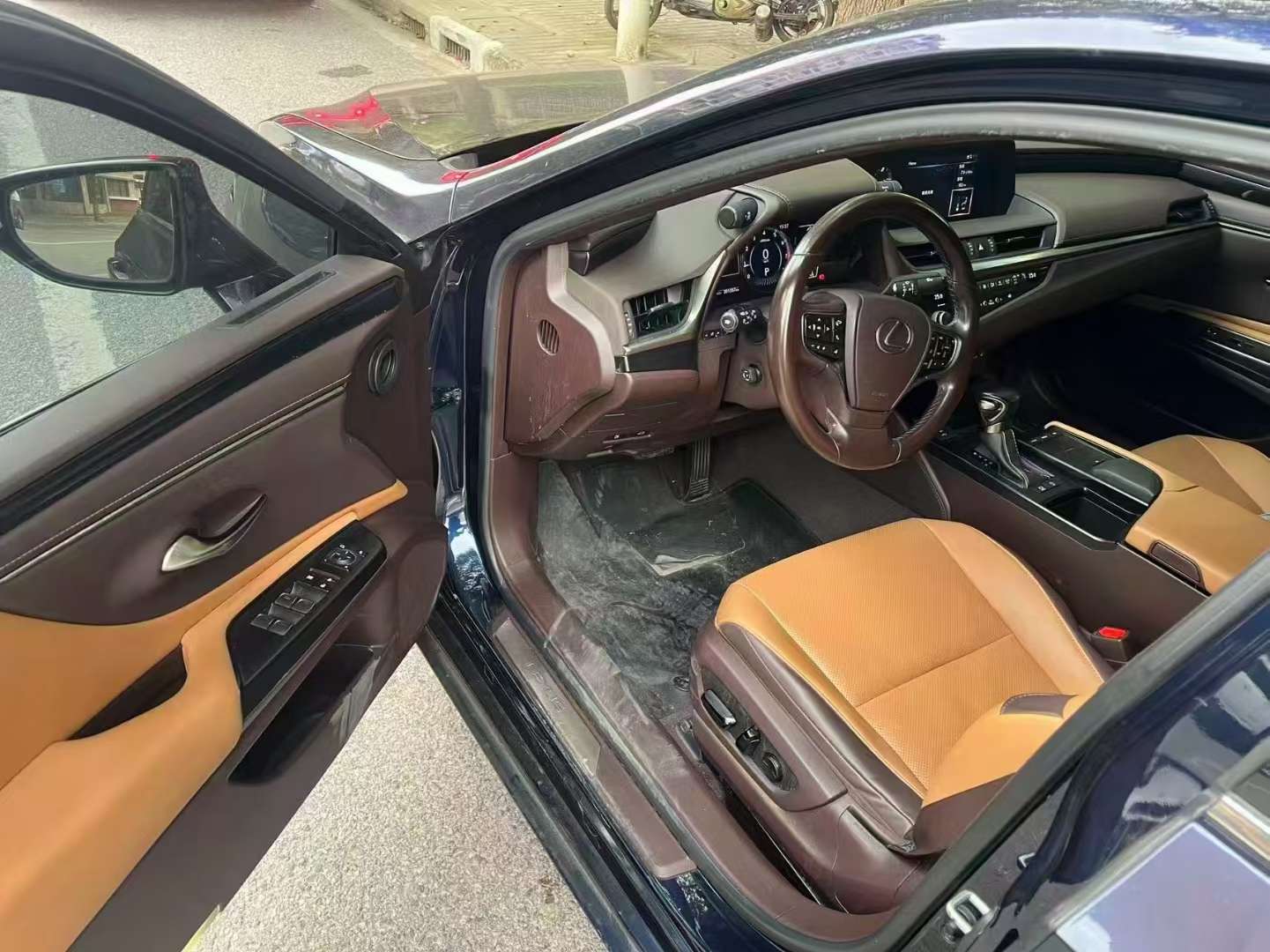 Lexus ES 2020 ES200 5