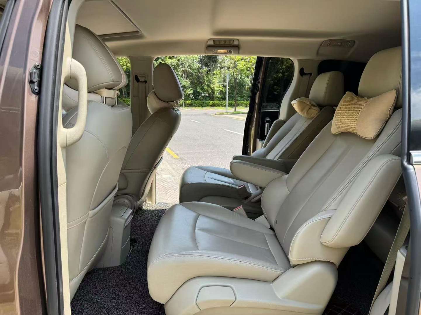 Buick GL8 2.0T Automatic Sunroof Luxury Edition 7