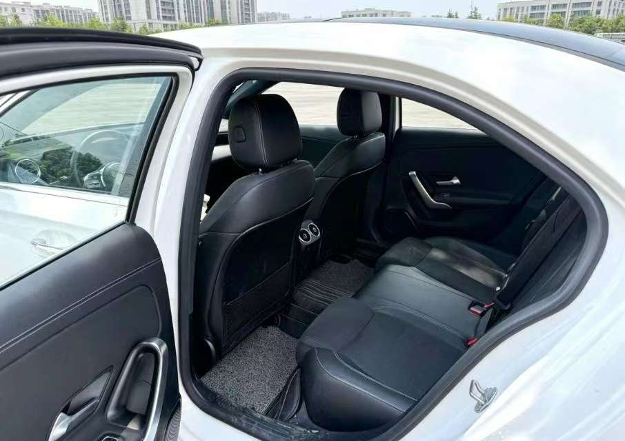 Mercedes-Benz A-Class 4