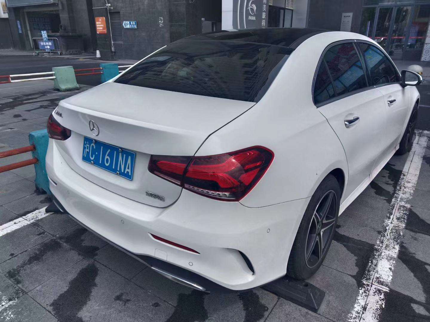 Mercedes-Benz A200 1.3T Sport Sedan Fashion Edition Facelift III 9
