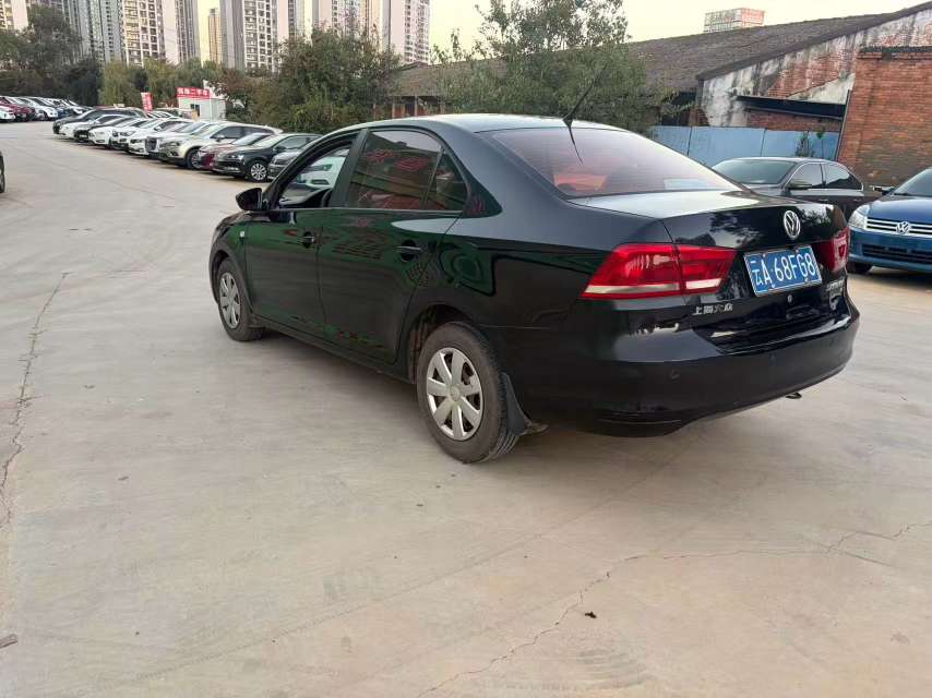 Volkswagen Santana Automatic 1.6L 5