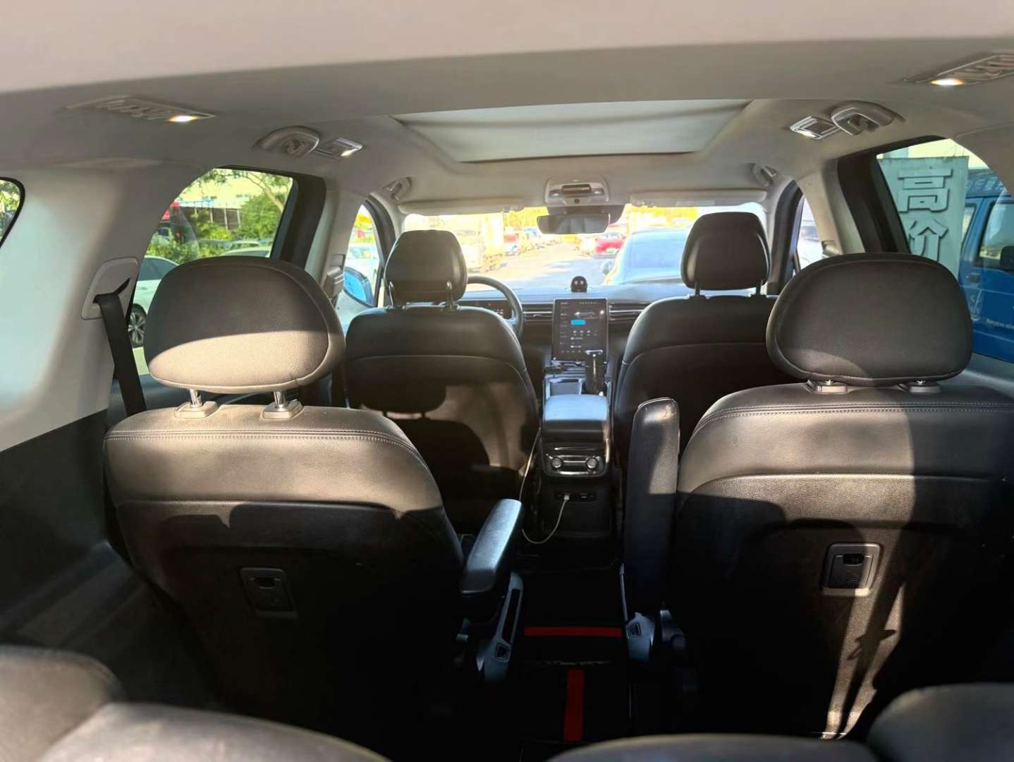 NIO ES8 Standard Edition 6 Seats 5