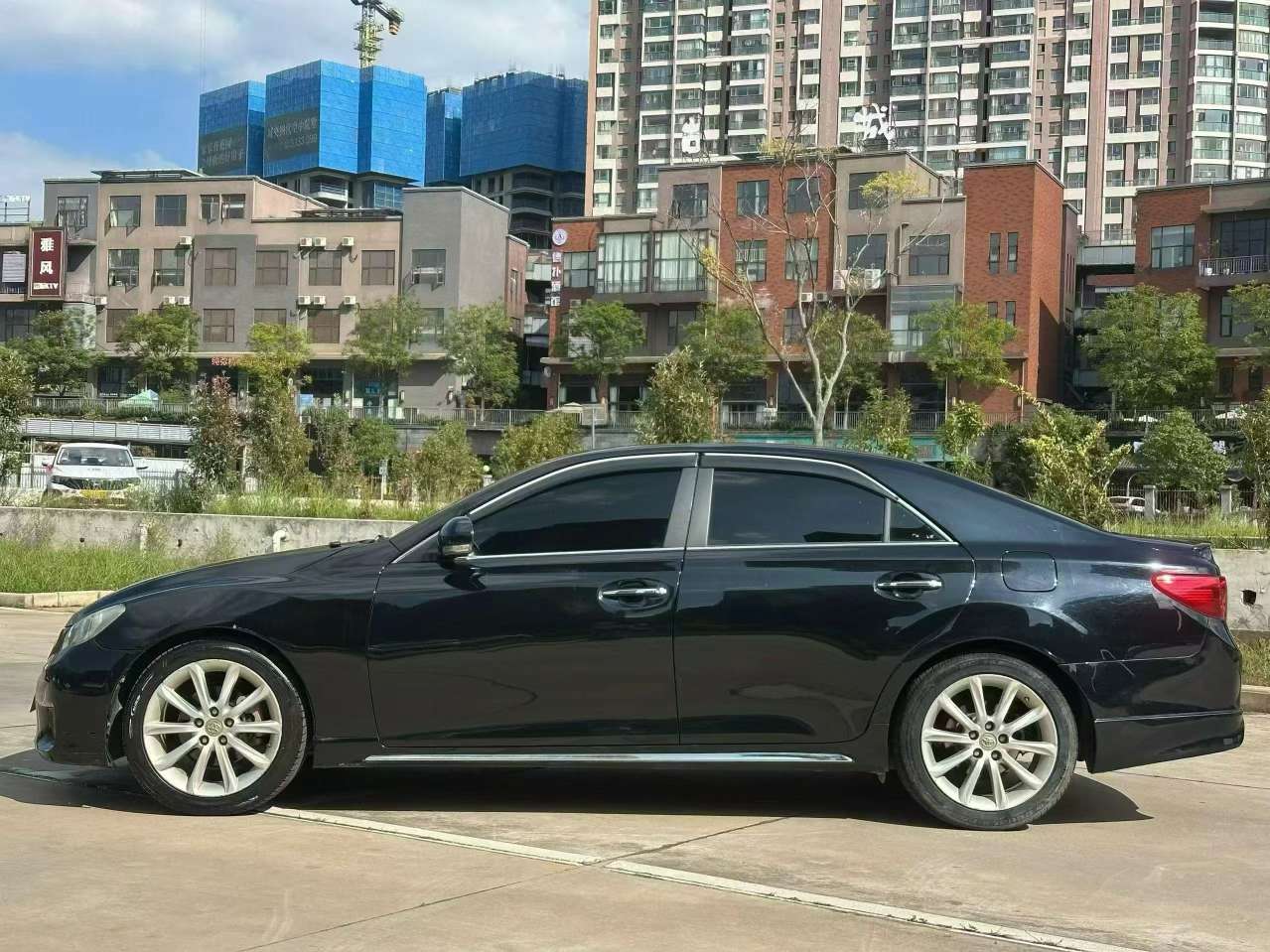 Toyota Reiz 8
