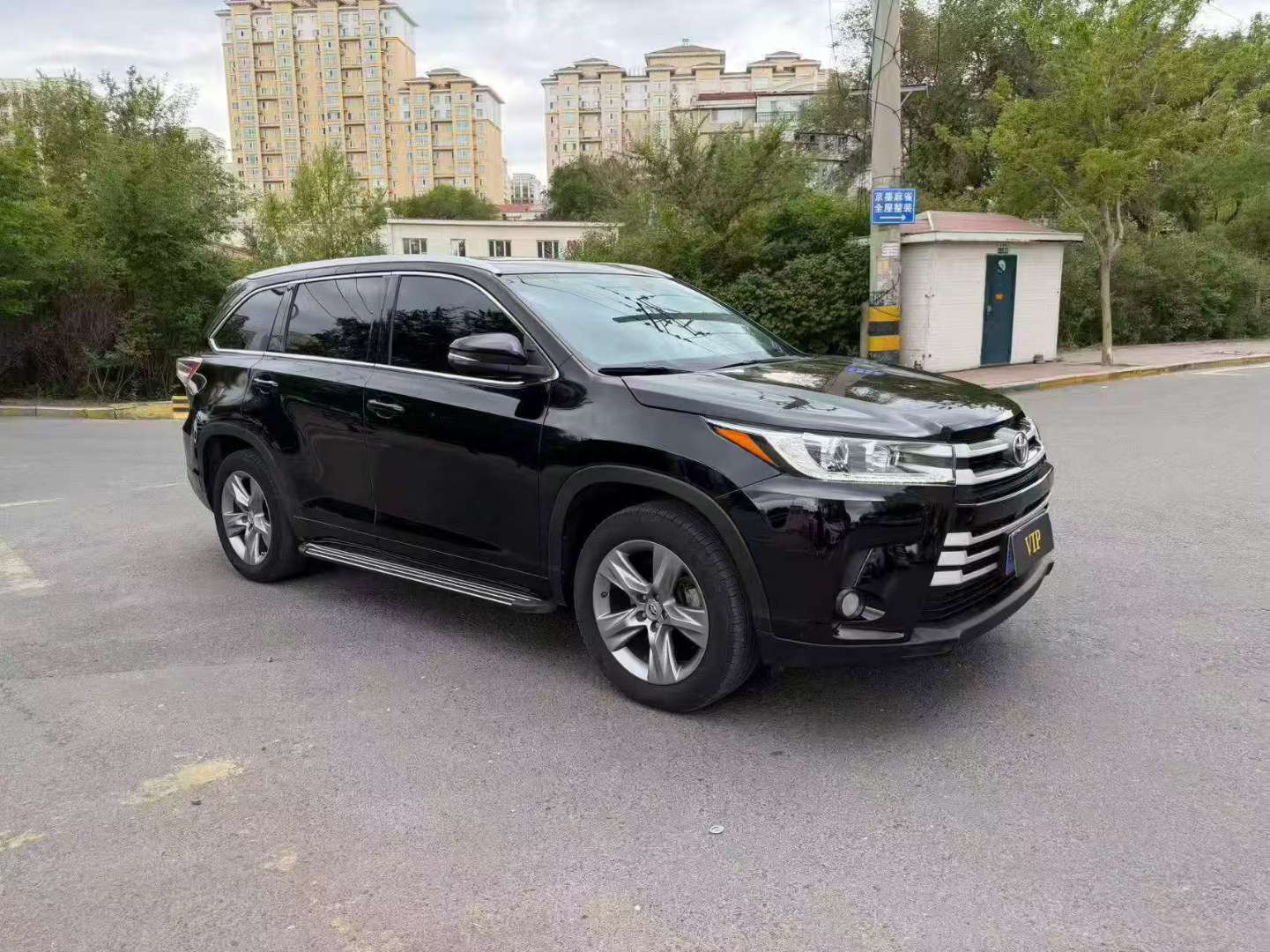 Toyota Highlander 2.0T AWD 7-Seat Luxury 3