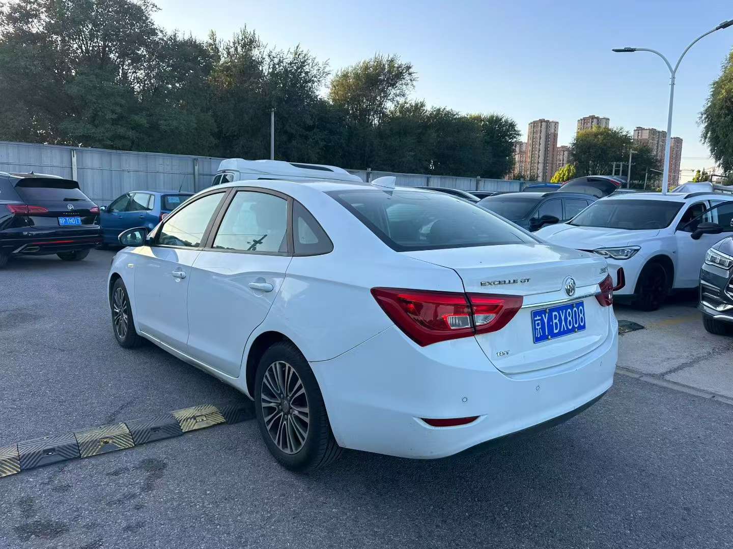 Buick Excelle 1.4T Automatic Sunroof 5