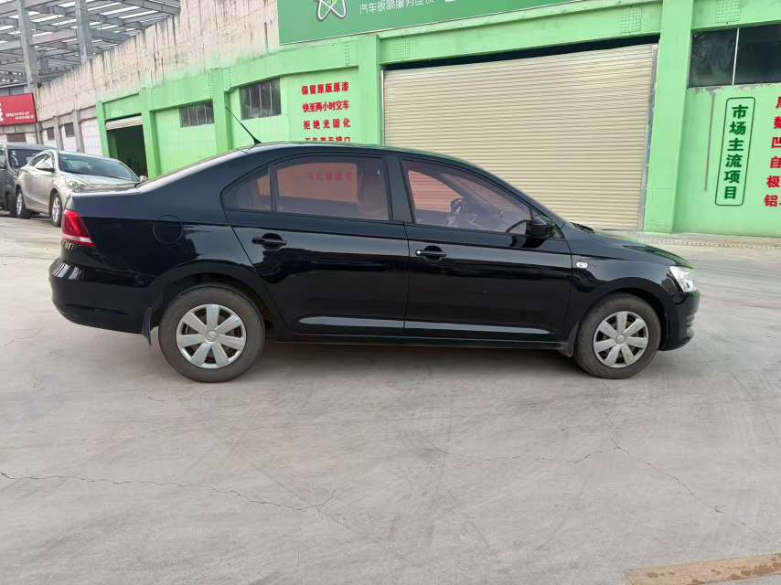 Volkswagen Santana Automatic 1.6L 3
