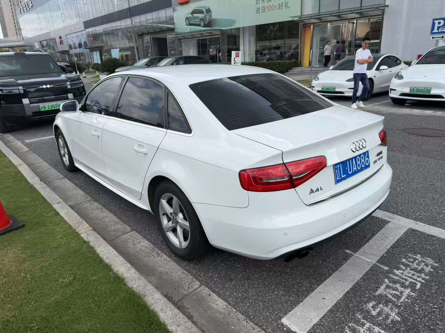 Audi A4L 2014 35 4