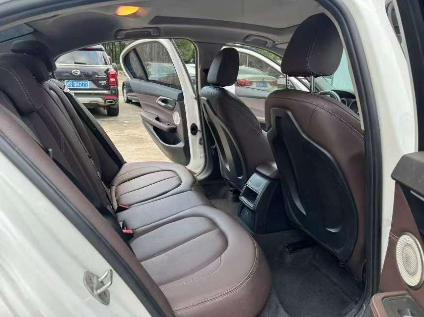 BMW 1 Series 1.5T M Sport Night Edition 8