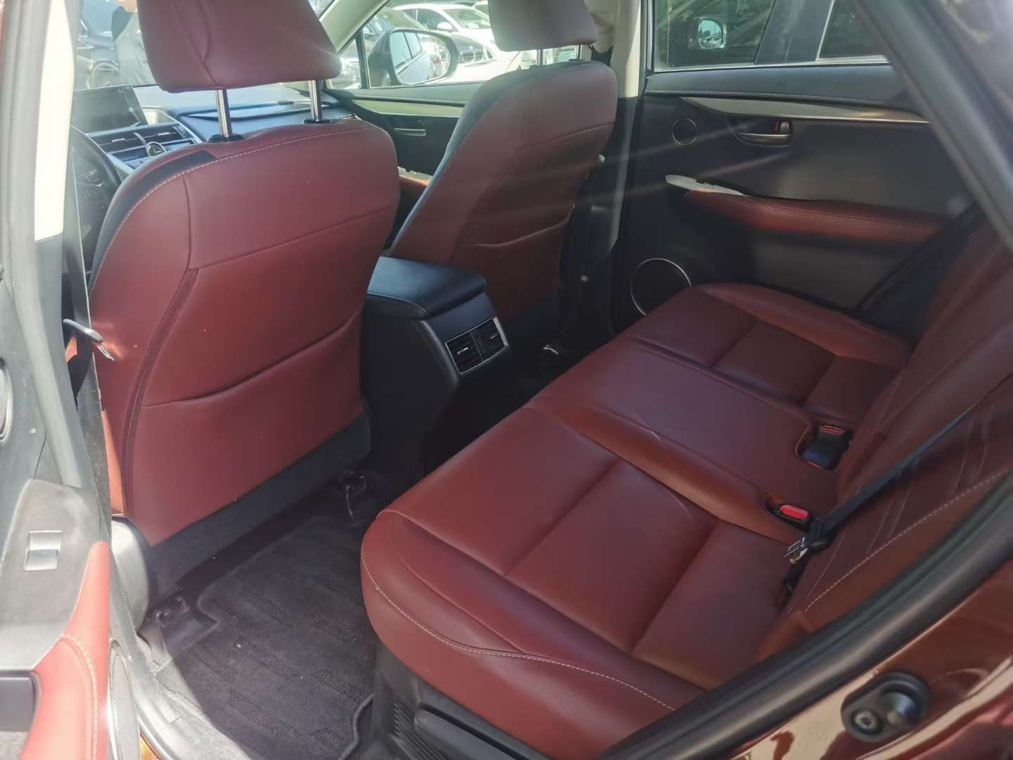 Lexus NX NX200 3
