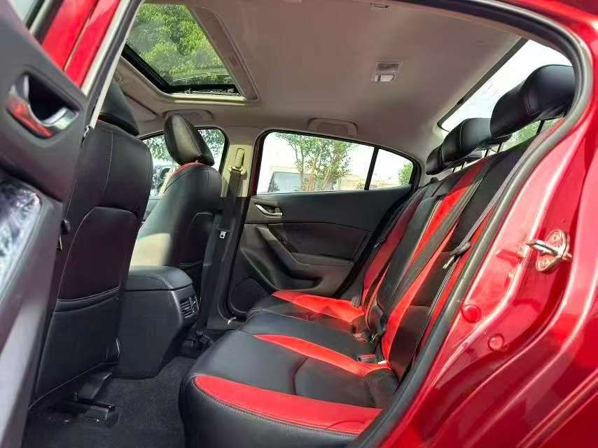 Mazda 3 1.5L Automatic Sunroof Luxury Edition 7