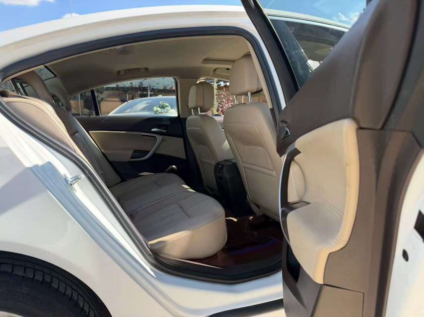 Buick Regal 2.0L Automatic 8