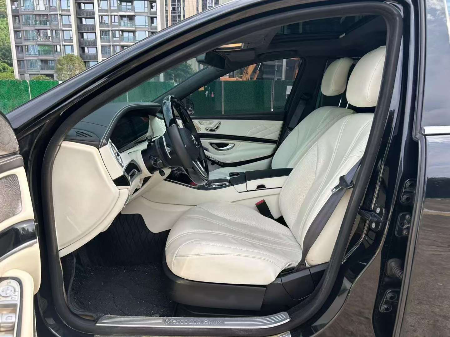 Mercedes-Benz S-Class 2007 5.5L V8 9