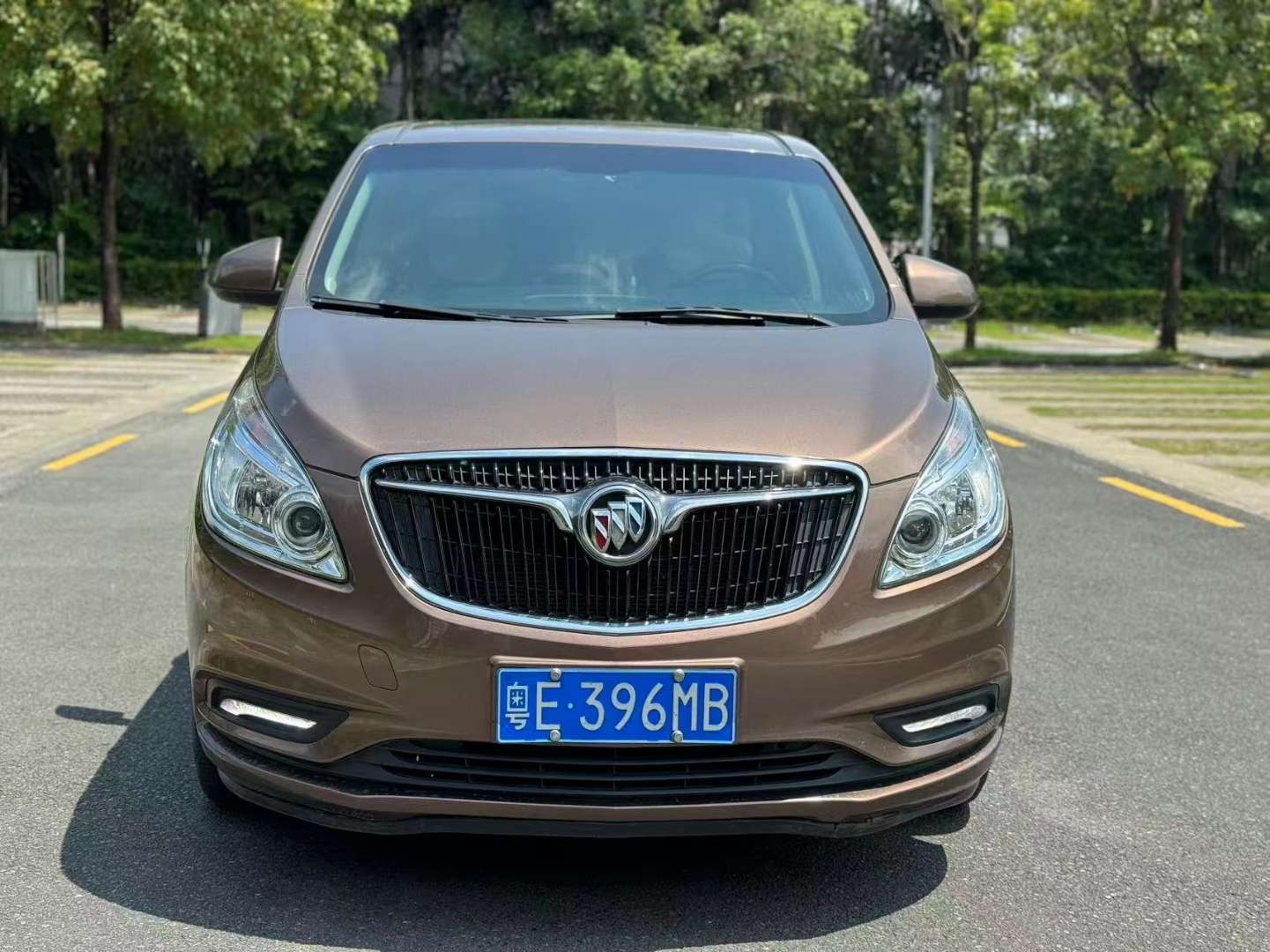 Buick GL8 2.0T Automatic Sunroof Luxury Edition