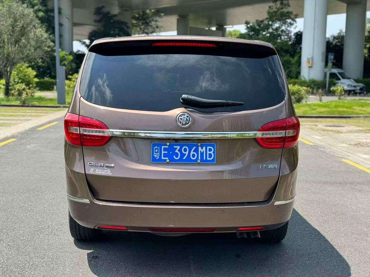Buick GL8 2.0T Automatic Sunroof Luxury Edition 3