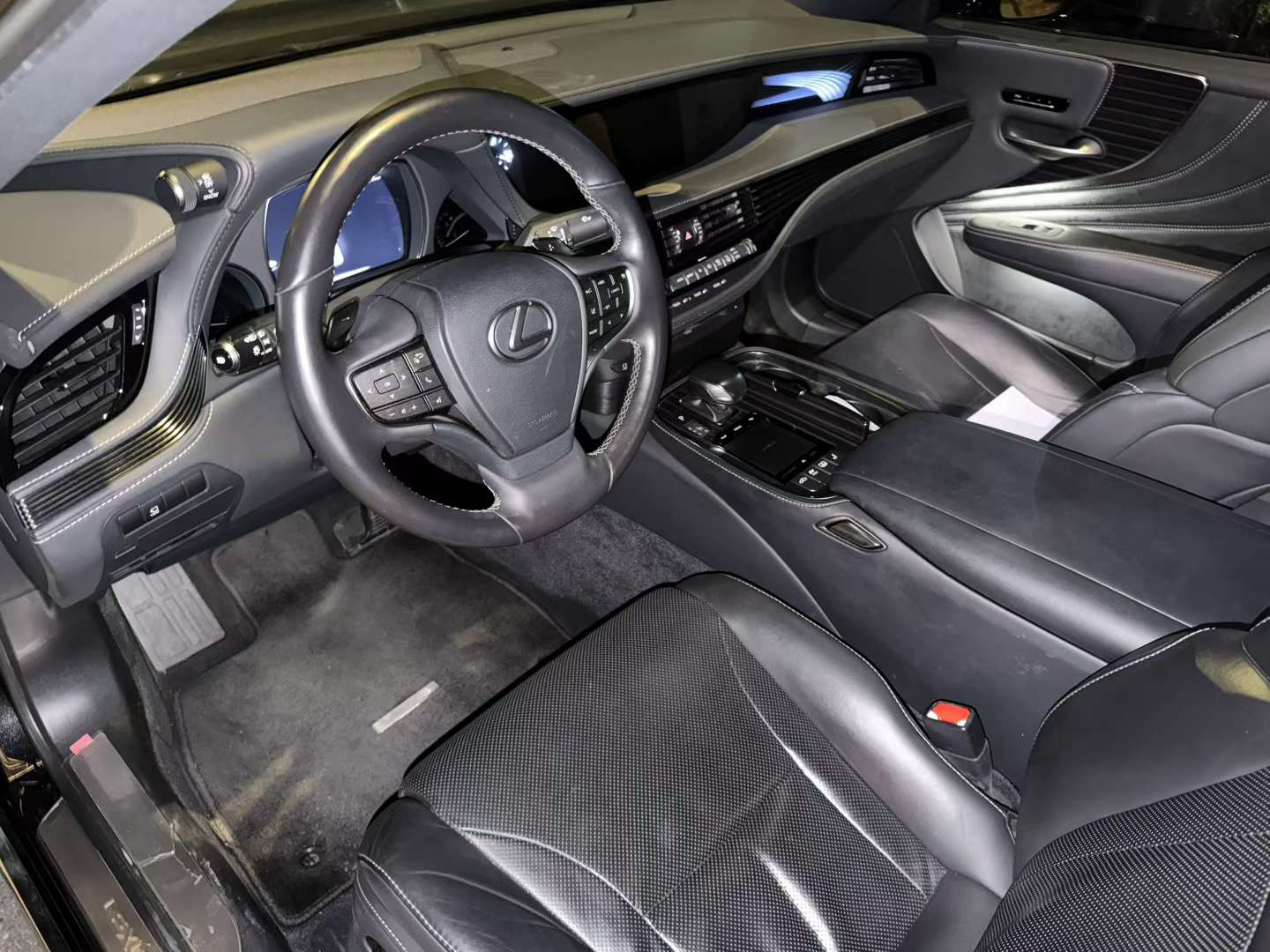 Lexus LS 3.5 CVT/Automatic Excellence Edition 5