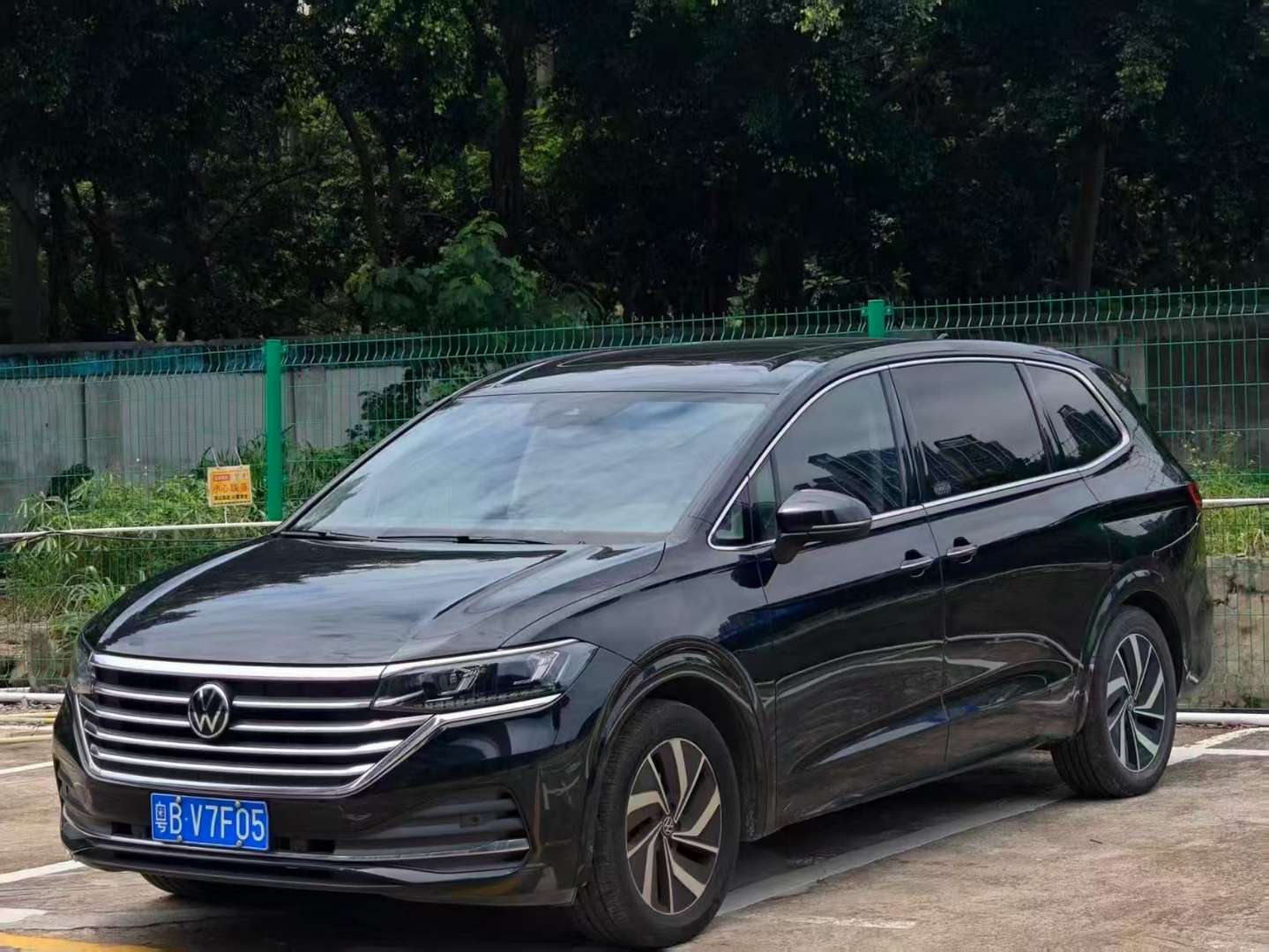 Volkswagen Viloran 2022 2.0T 380 Premium Edition
