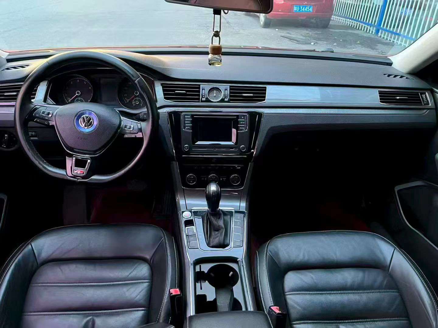 Volkswagen Passat 1.8T Premium Edition 5