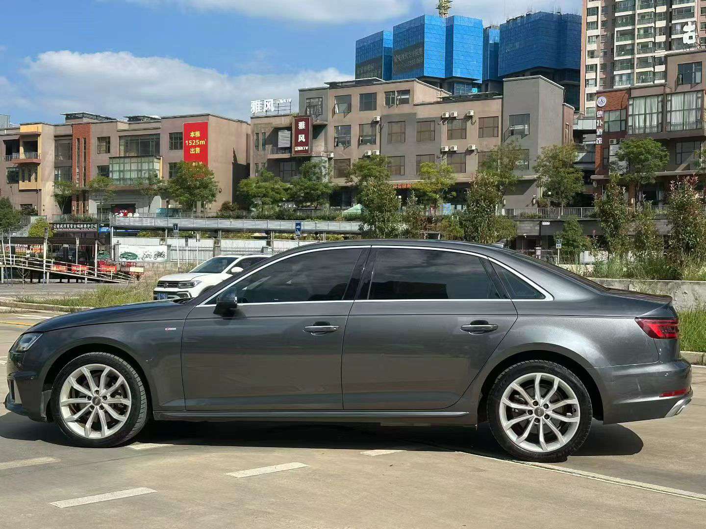 Audi A4L 2019 8