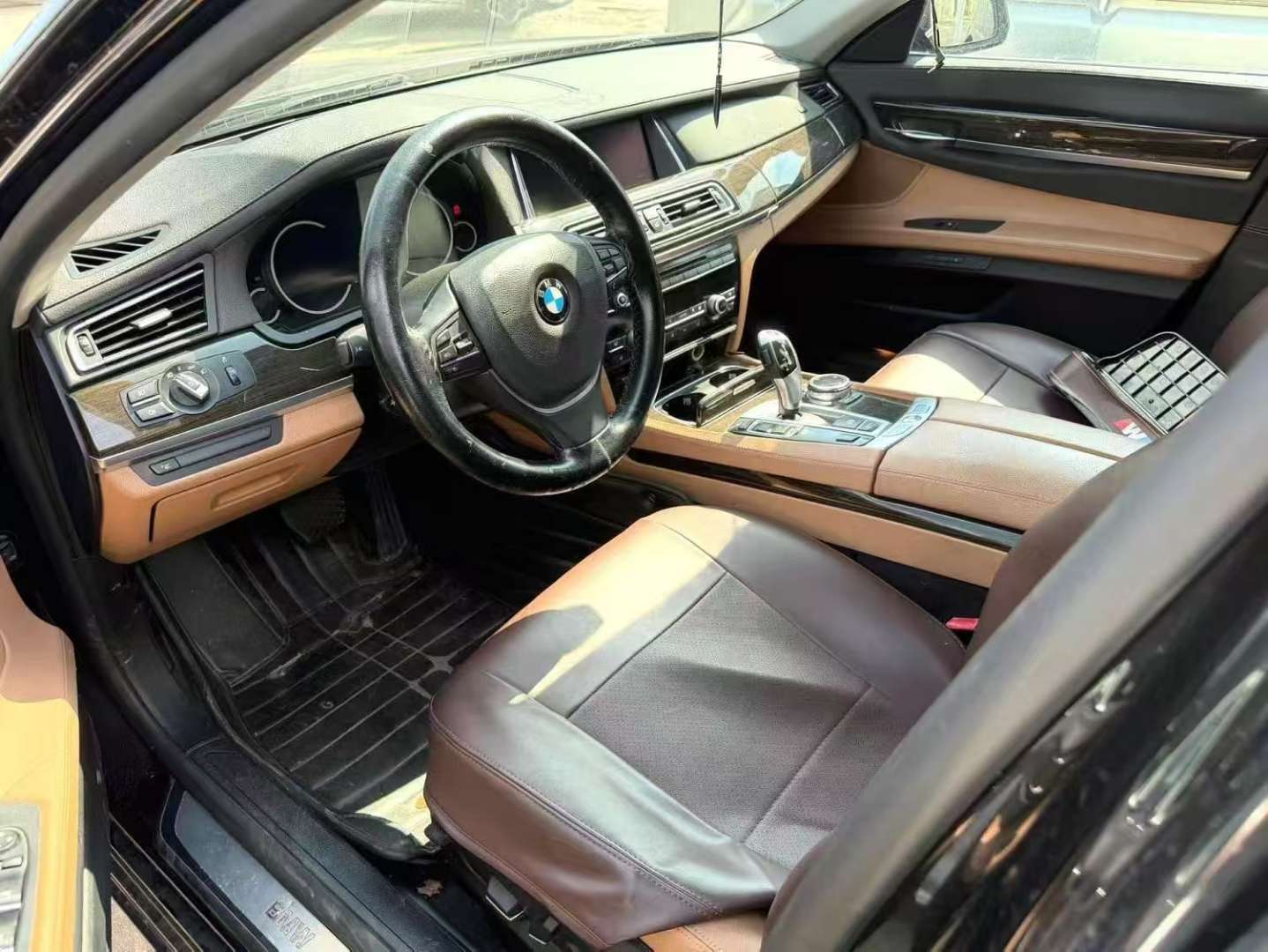 BMW 7 Series 3.0L Premium Edition 6