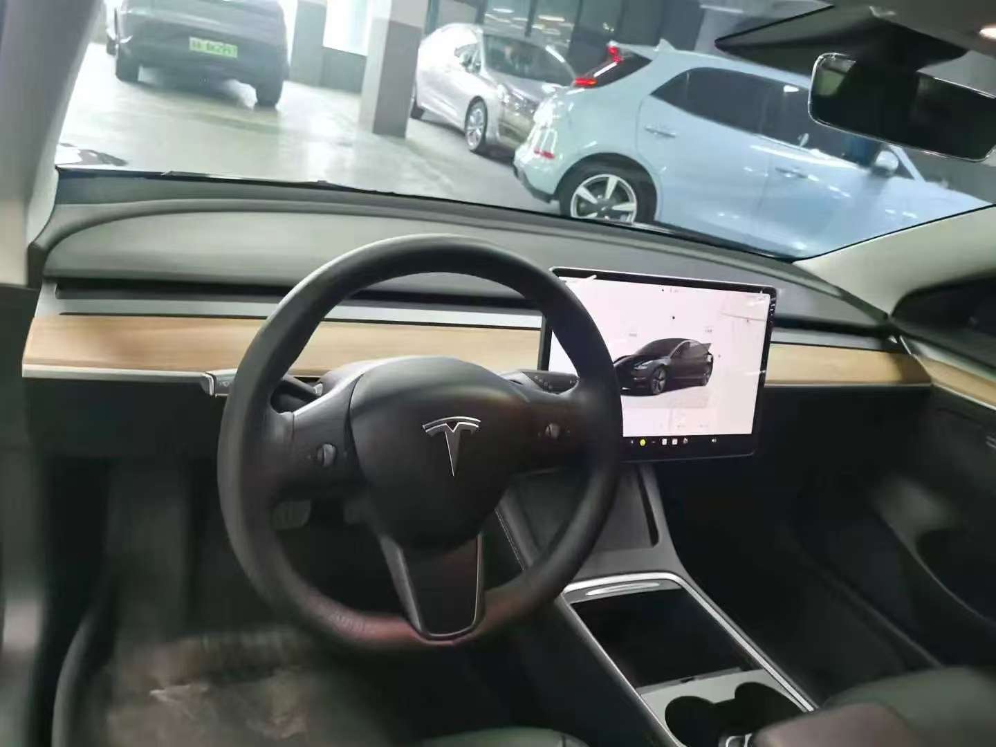 Tesla Model 3 Rear-Wheel Drive Version 4