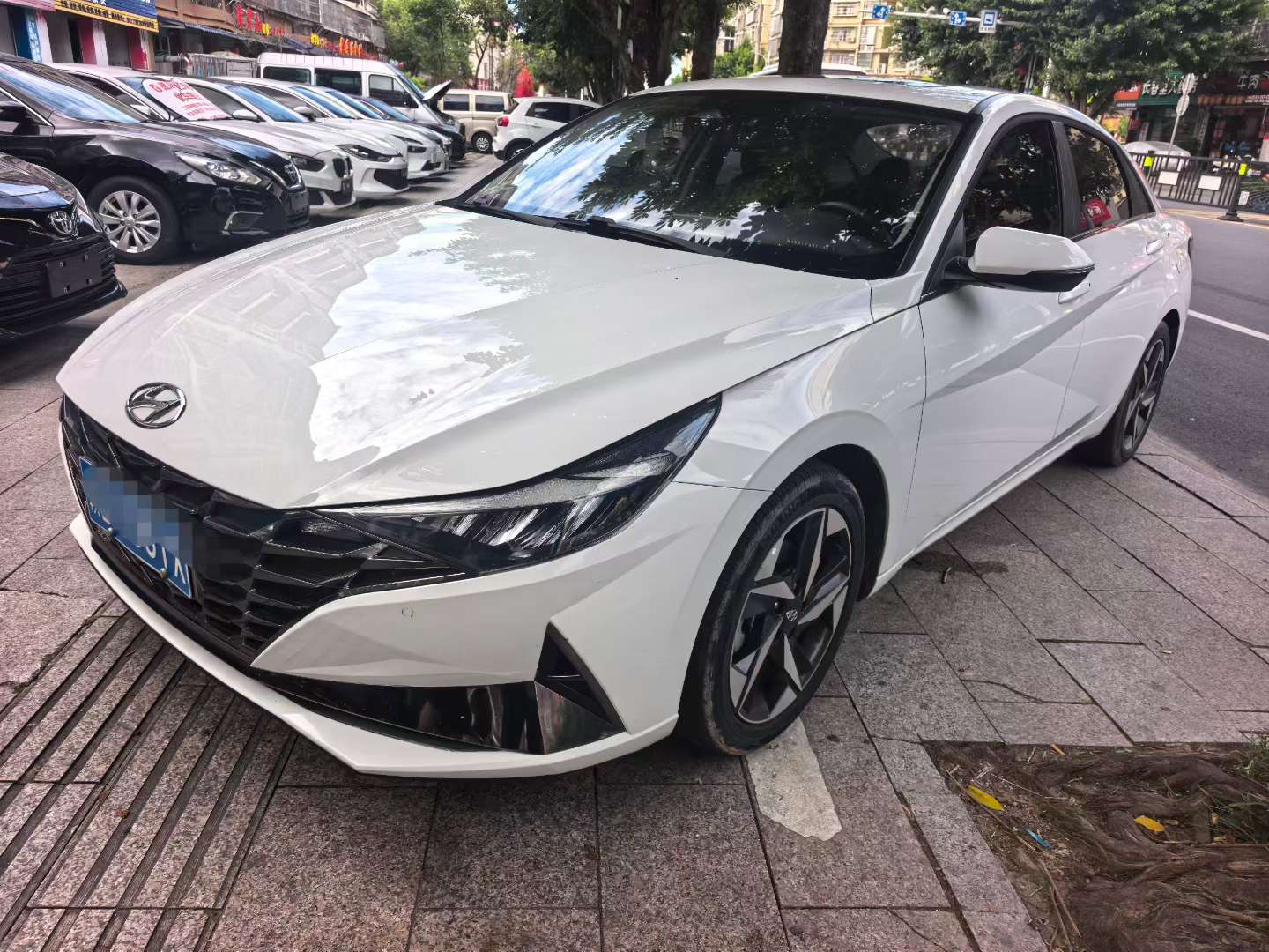 Hyundai Elantra 2021 1.5L Premium 2