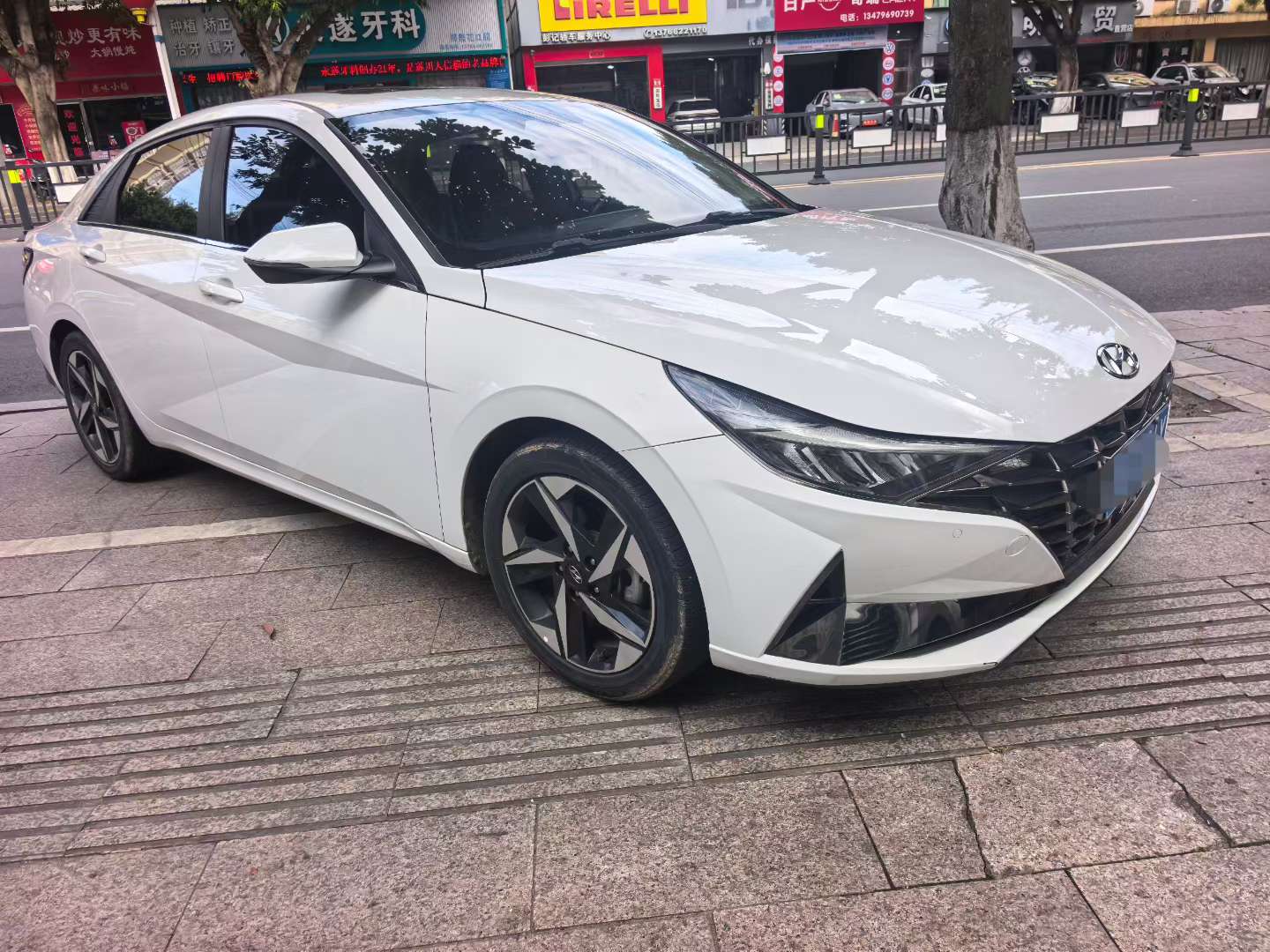 Hyundai Elantra 2021 1.5L Premium 3