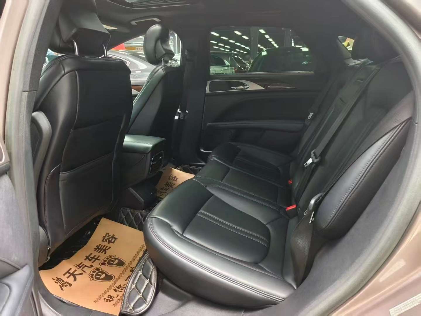 Lincoln MKZ Premium Edition 8