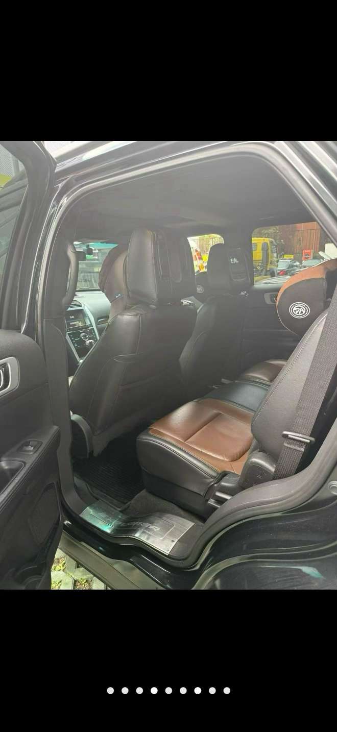 Ford Explorer 3.5L 4WD 7-Seat Prestige Edition 4