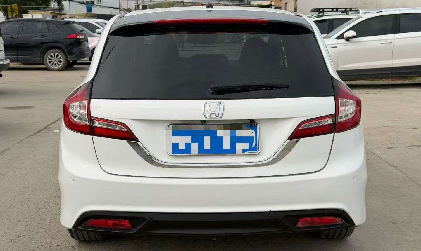 Honda Jade 2016 1.8L Automatic Sunroof 5-Seater 5