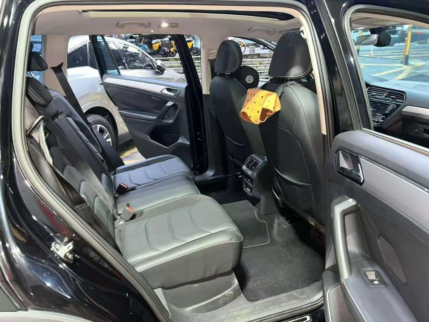 Volkswagen Tiguan L 2.0T 380 AWD Luxury 6