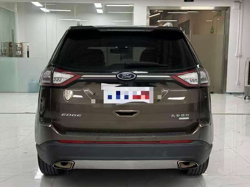 Ford Edge 2017 EcoBoost 245 FWD Platinum 5-Seat 4