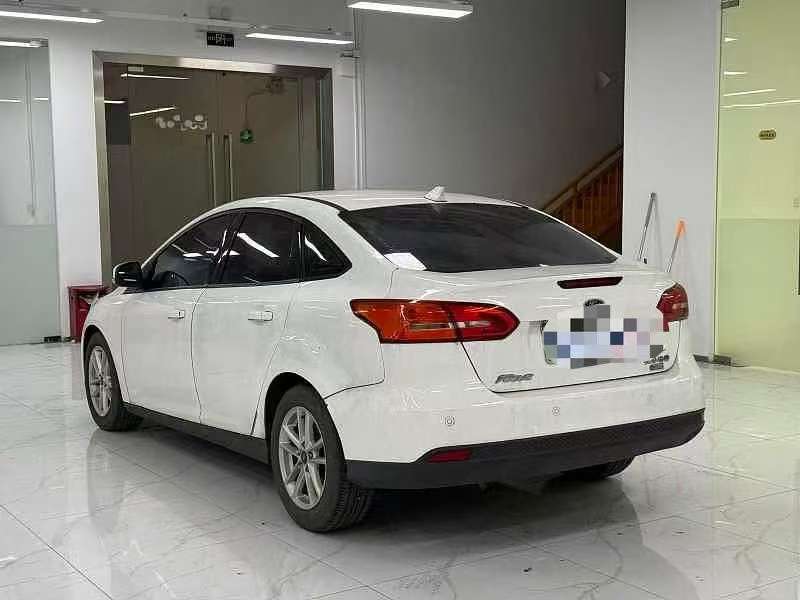 Ford Focus 2017 1.0T EcoBoost 125 Automatic Super Fashion Smart Edition 4