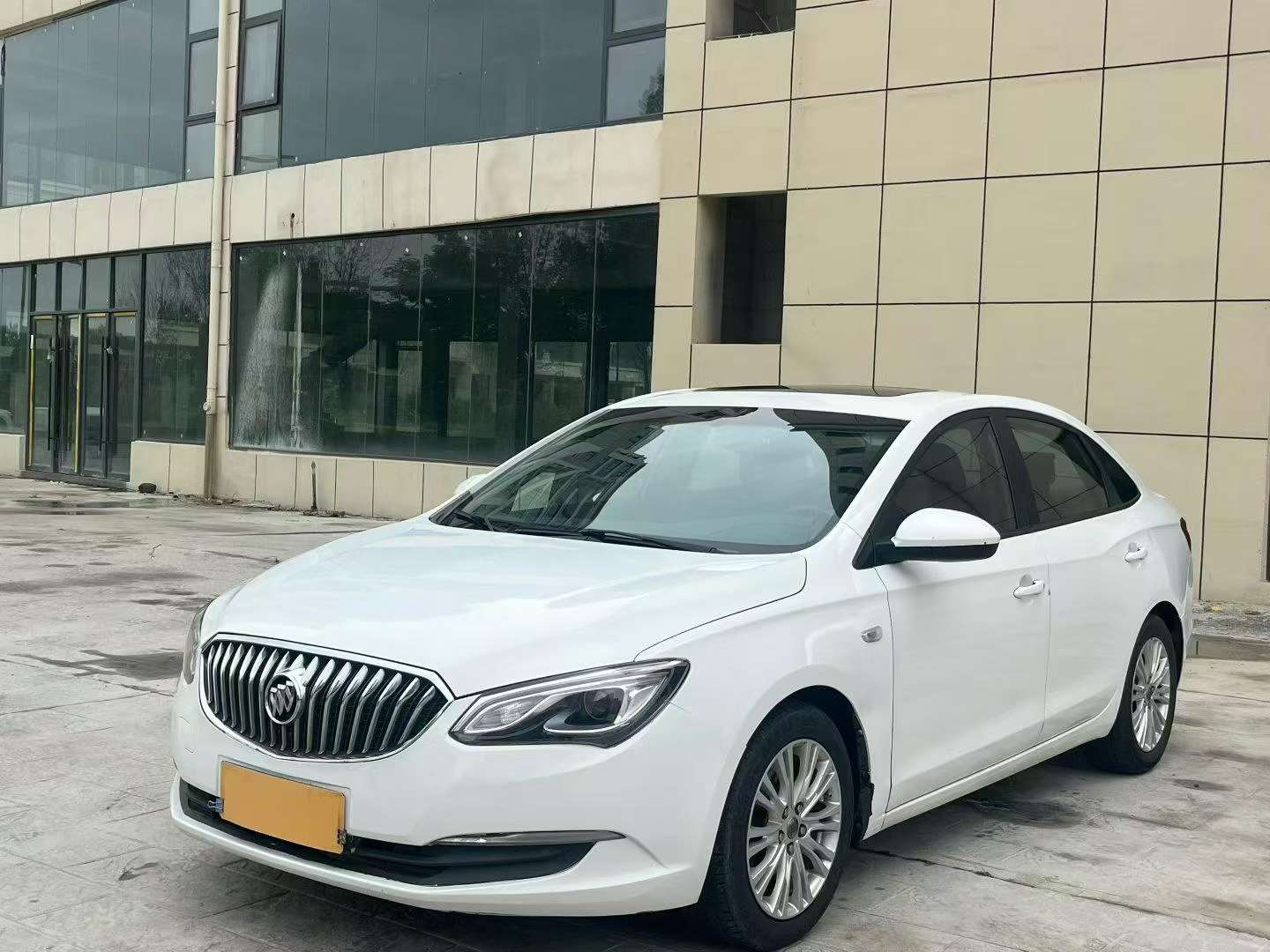 Buick Excelle 1.5L Automatic 3