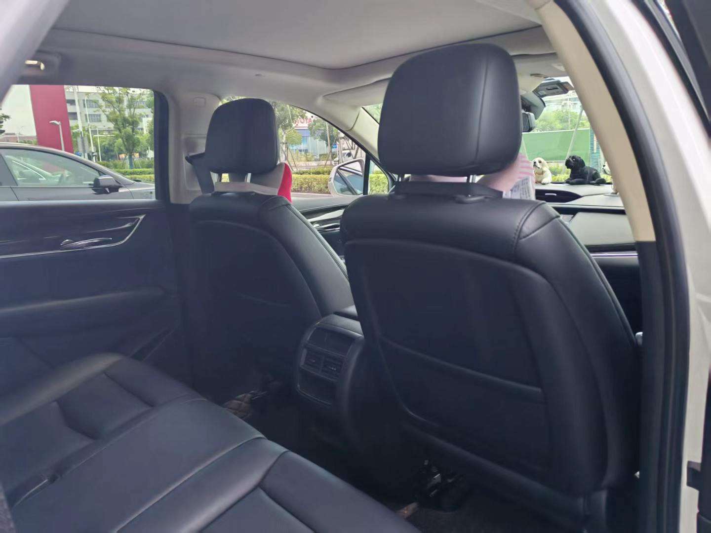 Cadillac XT5 25T Luxury Edition 5