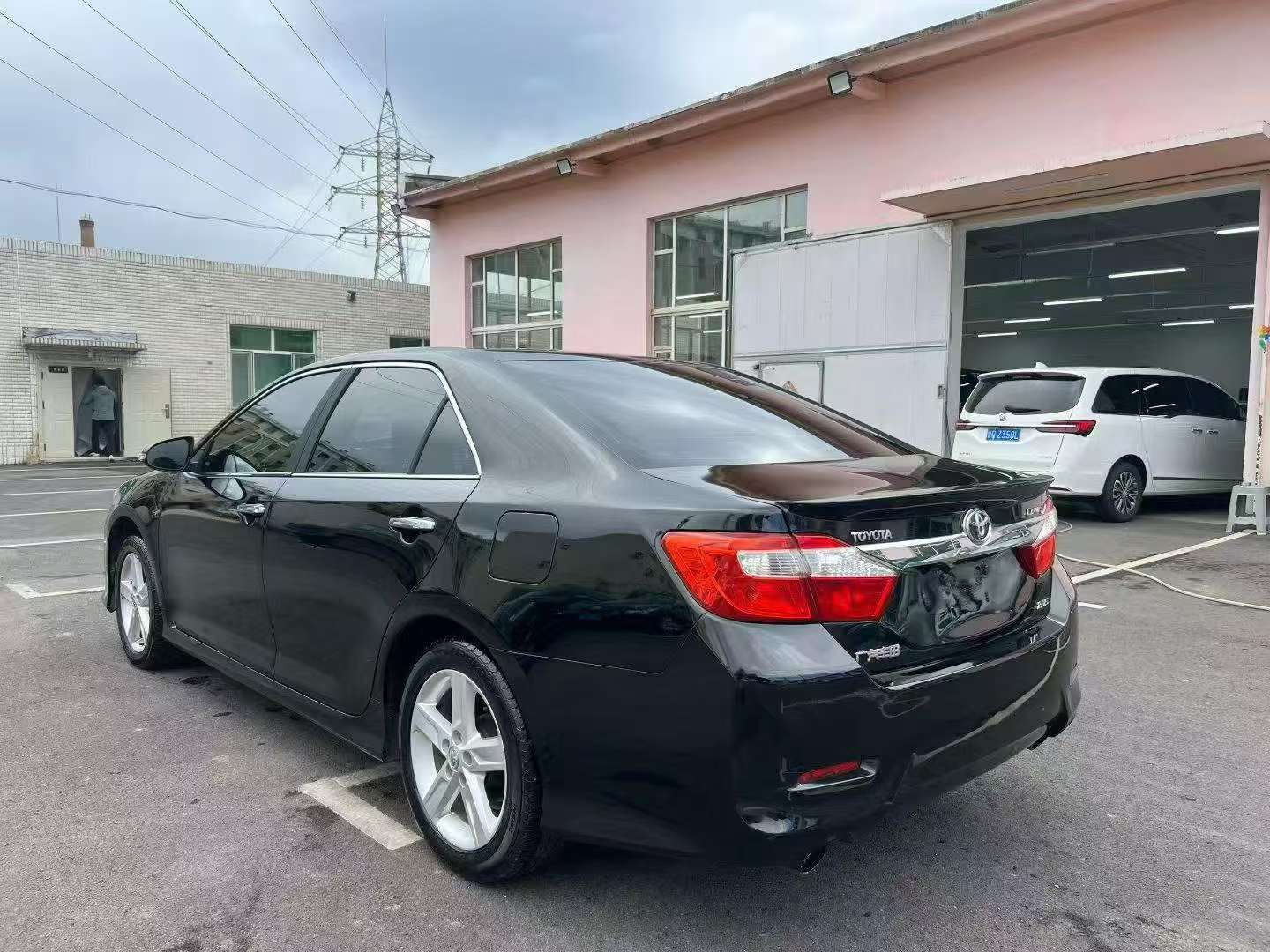 Toyota Camry 2013 2.0S 9