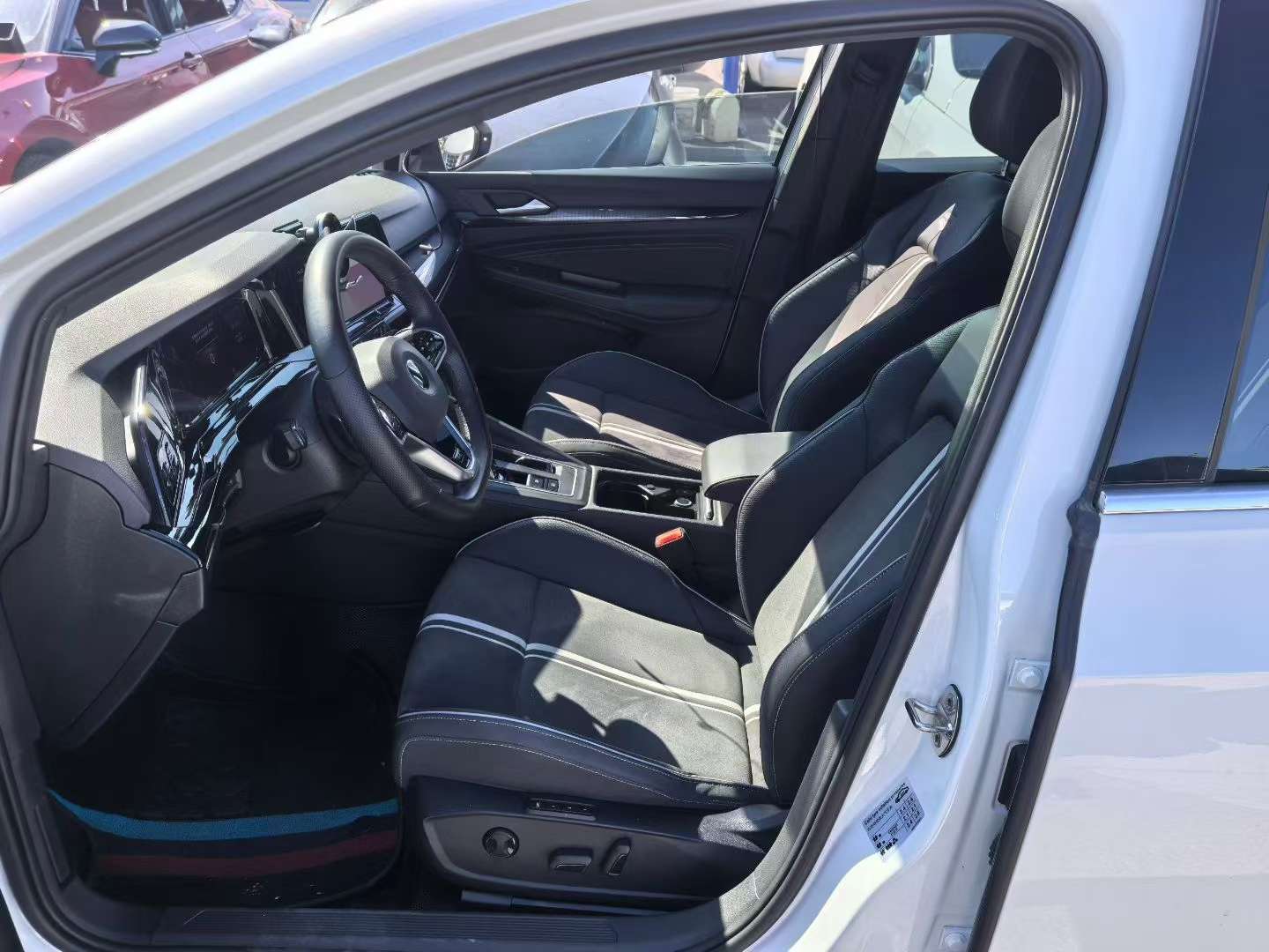 Volkswagen Golf 1.4T 280 High Power R 2